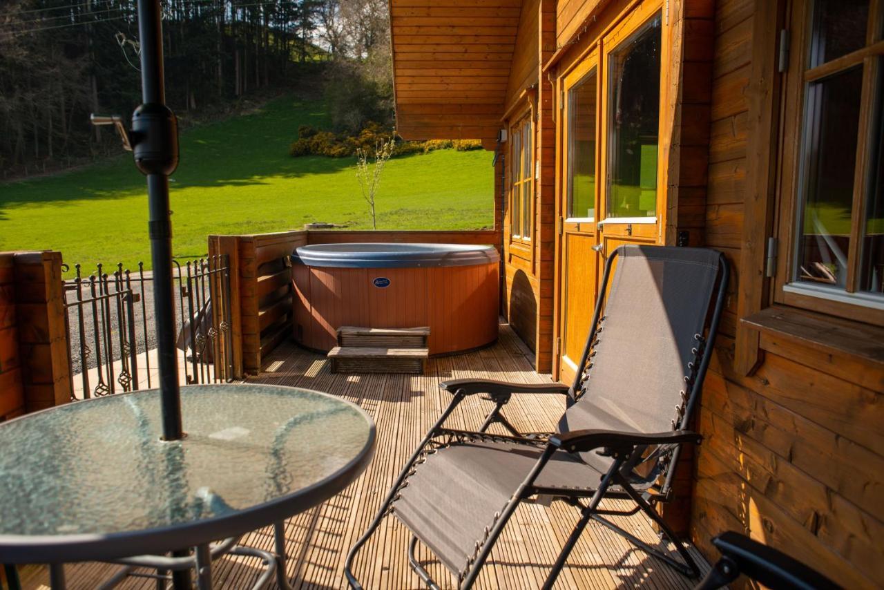 George Cabin - Log Cabin In Wales With Hot Tub Newtown  Buitenkant foto
